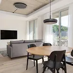 Διαμέρισμα Light- Filled Flat With Balcony In A Heart Of