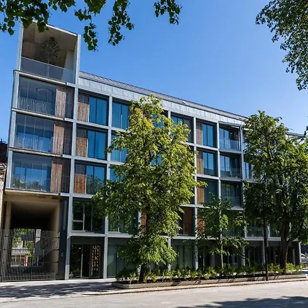 Apartament Light-Filled Apt, Private Parking, Balcony & Central Kowno